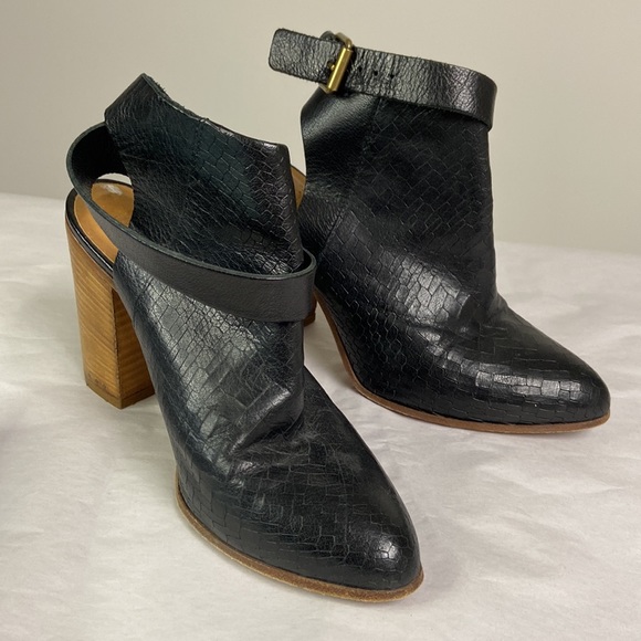 Buttero Weaved Leather Boots – Edgy Meets Luxe 🖤🔥 - Picture 8 of 8